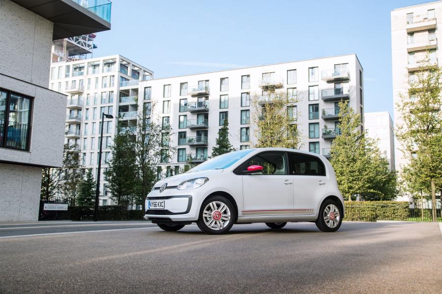  Volkswagen up! beats 5-Door 2016 года  (UK) (фото 17 из 23)